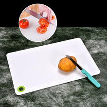 Cutting board with a smooth surface, suitable for fruits and vegetables